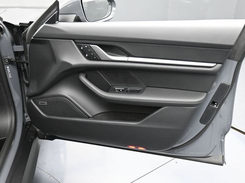 New 2026 Porsche Taycan image 29