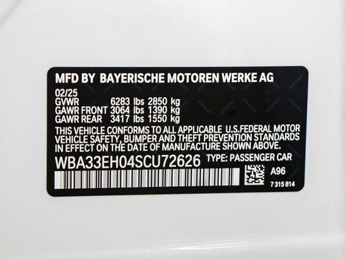 Used 2025 BMW 740i xDrive w/ Premium Package image 24