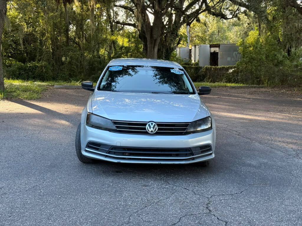 Used 2016 Volkswagen Jetta SE FWD image 2