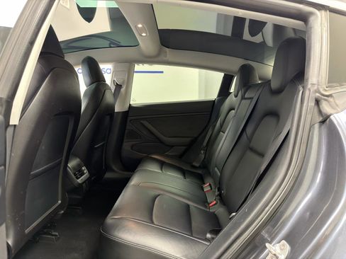 Used 2018 Tesla Model 3 Mid Range image 28