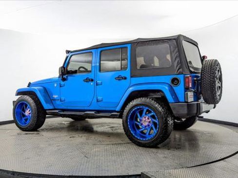 Used 2015 Jeep Wrangler Unlimited Sahara image 6