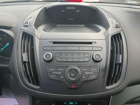 Used 2017 Ford Escape SE w/ SE Cold Weather Package image 19