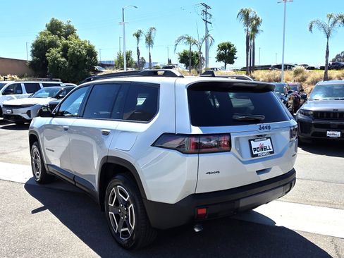 New 2026 Jeep Cherokee Laredo AWD/4WD image 3