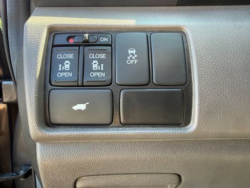 Used 2013 Honda Odyssey EX-L image 19