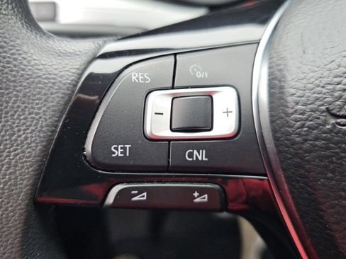 Used 2018 Volkswagen Passat 2.0T S image 11