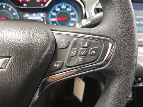 Used 2018 Chevrolet Cruze LT FWD image 19