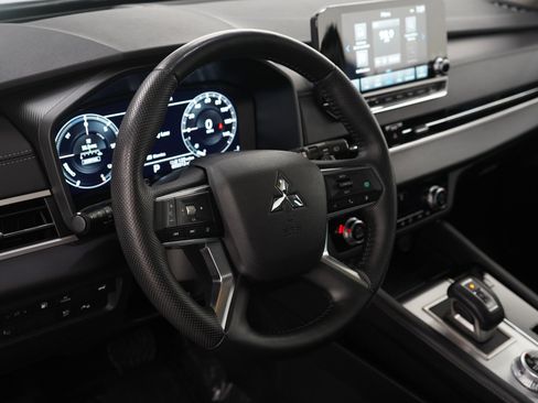 Used 2023 Mitsubishi Outlander SEL image 21