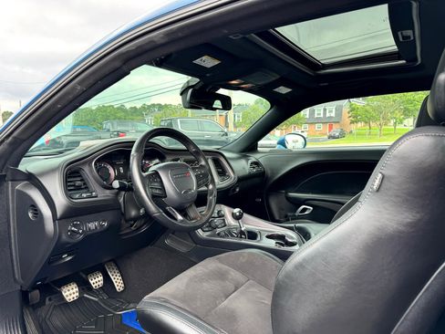 Used 2023 Dodge Challenger R/T w/ Plus Package image 17