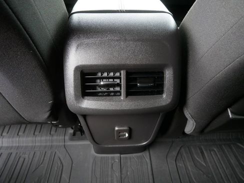 Used 2023 GMC Terrain SLE w/ Driver Convenience Package image 18