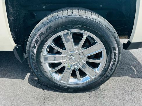 Used 2015 Chevrolet Silverado 1500 High Country w/ High Country Premium Package RWD image 11