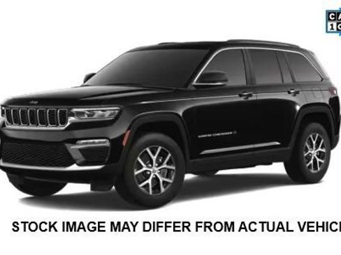 Used 2024 Jeep Grand Cherokee Laredo AWD/4WD image 1