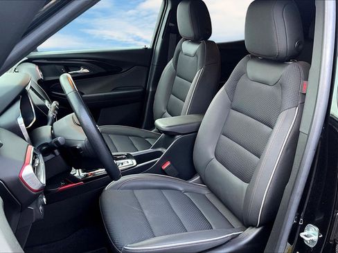 Used 2023 Chevrolet TrailBlazer RS image 13