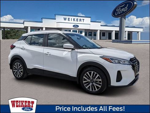 Used 2023 Nissan Kicks SV FWD image 1