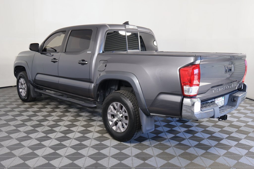 Used 2017 Toyota Tacoma SR5 w/ SR5 Appearance Package (SM) RWD image 6