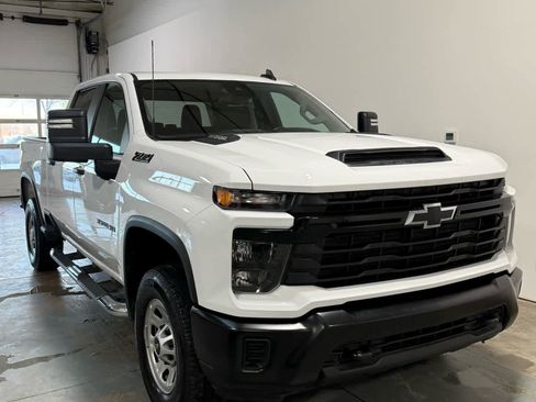 Certified 2024 Chevrolet Silverado 3500 W/T image 5