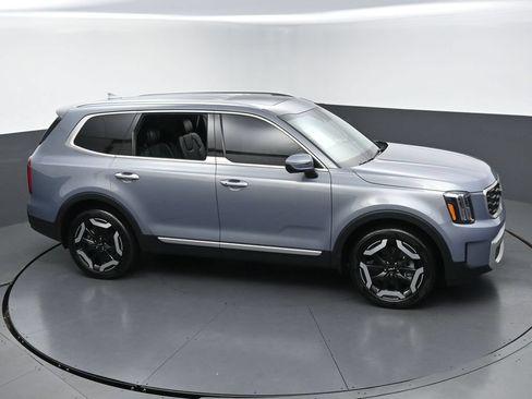 Used 2025 Kia Telluride S FWD image 45