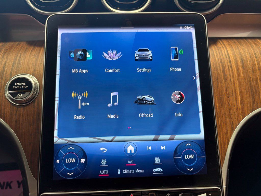 Used 2023 Mercedes-Benz GLC 300 4MATIC image 36