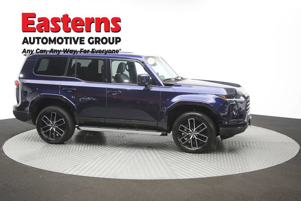 Used 2025 Lexus GX 550 w/ Accessory Package (2T) AWD/4WD image 52