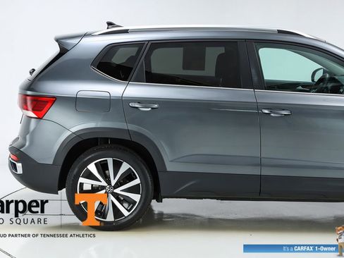 Used 2023 Volkswagen Taos SE w/ Panoramic Sunroof Package AWD/4WD image 11