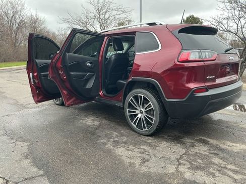 Used 2020 Jeep Cherokee Latitude Plus AWD/4WD image 30