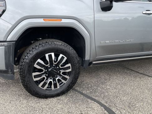 Used 2025 GMC Sierra 2500 Denali Ultimate AWD/4WD image 42