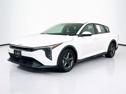 Used 2025 Kia K4 FWD image 3