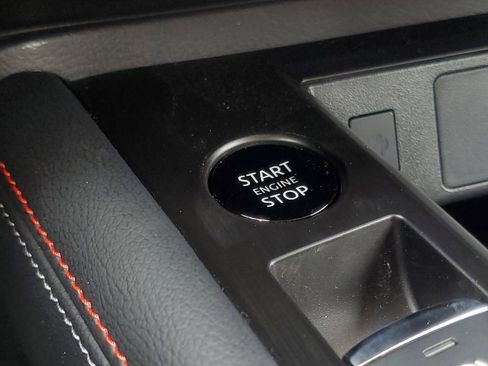 New 2025 Nissan Kicks SR image 18