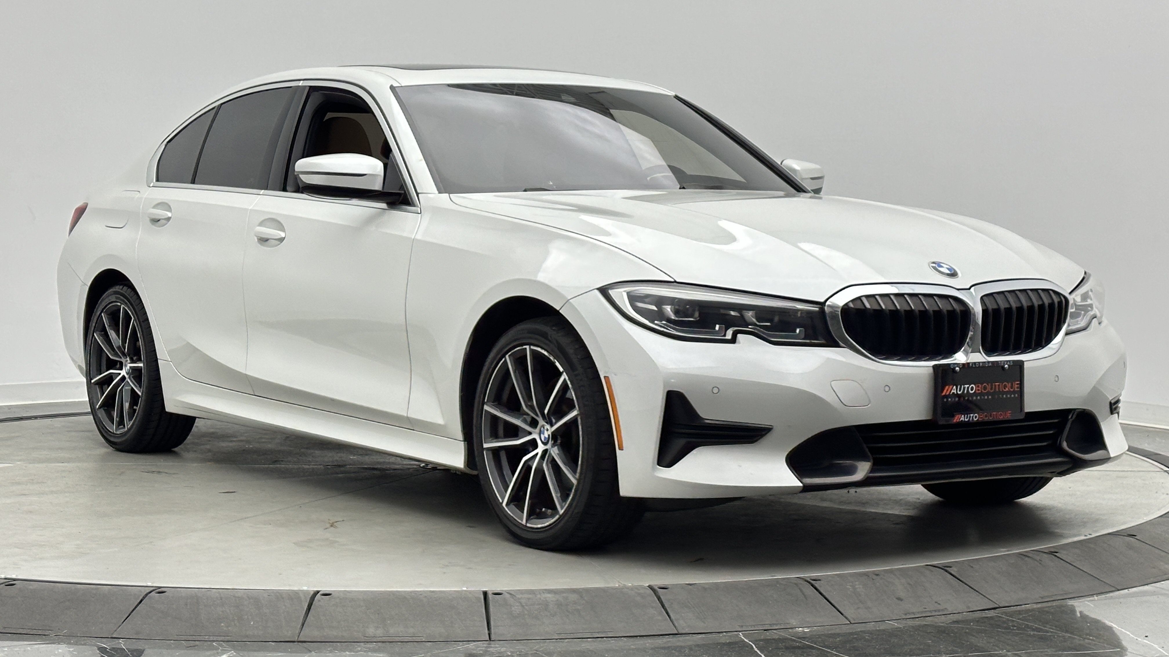 Used 2021 BMW 330i xDrive Sedan w/ Premium Package AWD/4WD image 3