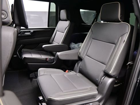 New 2026 Chevrolet Suburban Premier AWD/4WD image 31