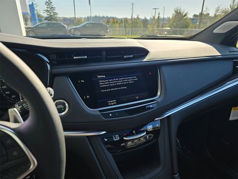 New 2025 Cadillac XT5 Sportv w/ LPO, Floor Liner Package image 27