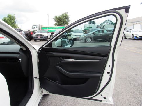 Used 2019 MAZDA MAZDA3 Sedan FWD image 27