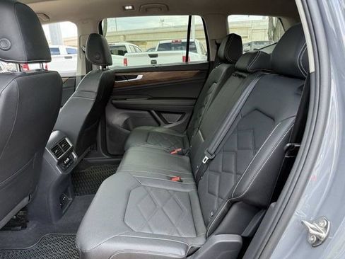 Used 2026 Volkswagen Atlas SE FWD image 24