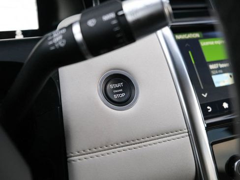 Used 2020 Land Rover Discovery Sport SE image 42