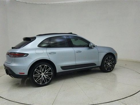Used 2025 Porsche Macan image 69