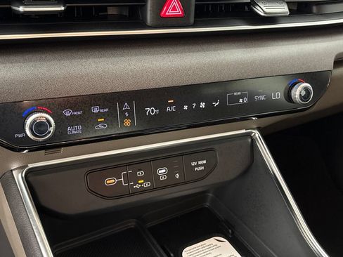 New 2026 Kia Carnival EX FWD image 28