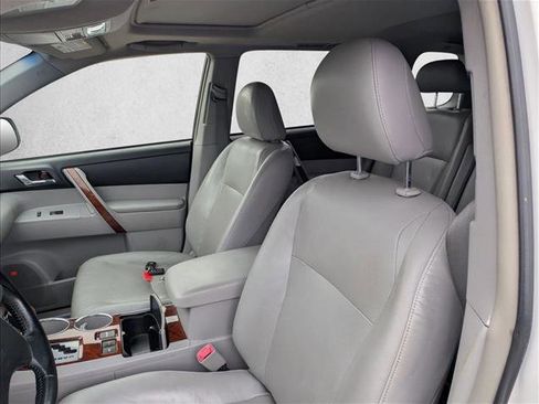 Used 2013 Toyota Highlander Limited image 15