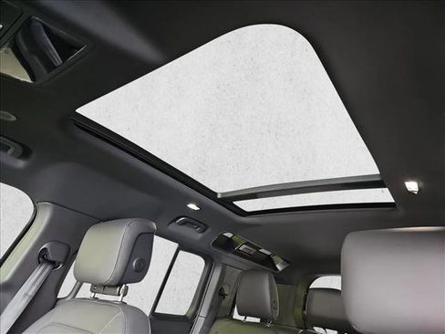 New 2025 Land Rover Defender 110 S image 27