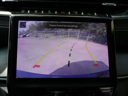 Used 2024 Jeep Grand Cherokee Limited RWD image 24