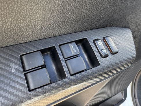 Used 2014 Toyota RAV4 LE image 10