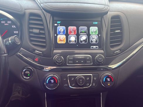 Used 2019 Chevrolet Impala Premier FWD image 16