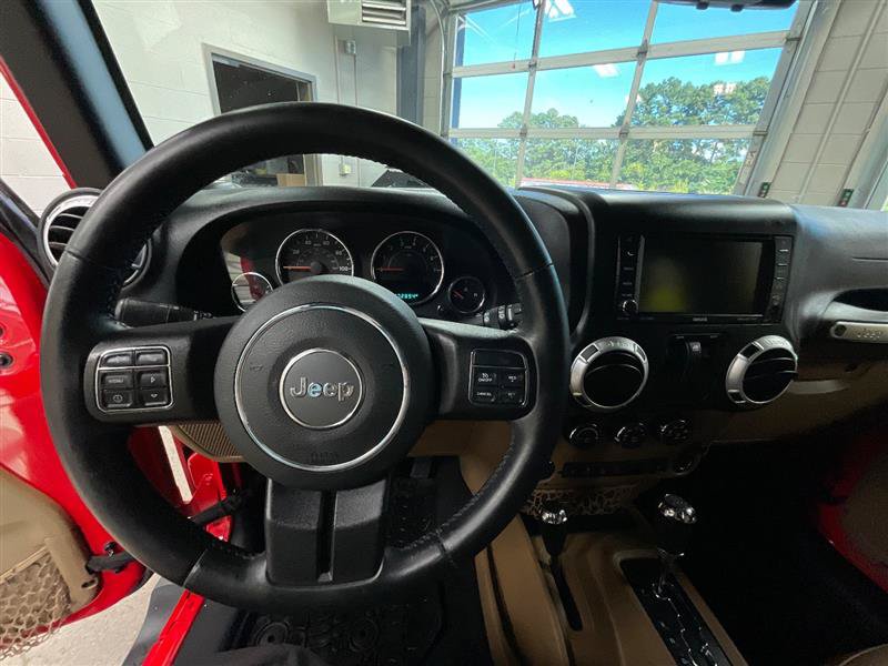 Used 2015 Jeep Wrangler Sahara w/ Dual Top Group AWD/4WD image 15