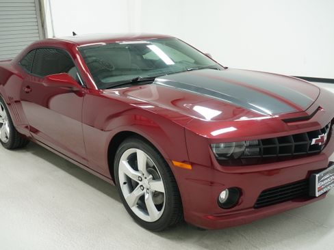 Used 2011 Chevrolet Camaro SS w/ RS Package RWD image 3