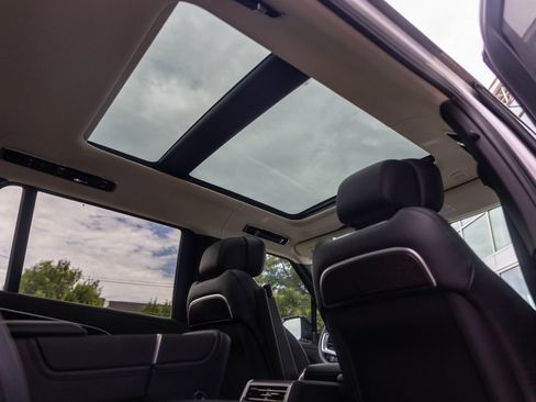 Used 2025 Land Rover Range Rover Long Wheelbase Autobiography AWD/4WD image 48