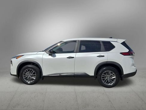 Used 2024 Nissan Rogue S FWD image 3