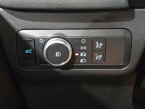 Used 2020 Ford Escape Titanium image 24