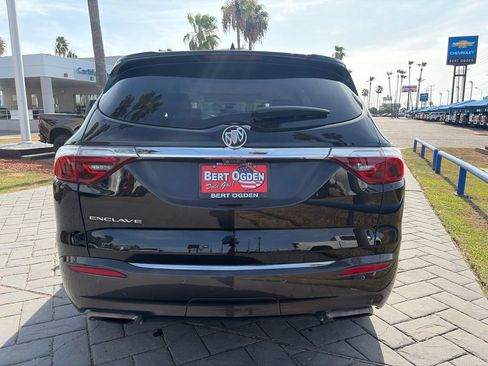 Used 2022 Buick Enclave Premium w/ Experience Buick Package FWD image 5