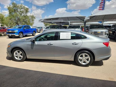 Used 2024 Chevrolet Malibu LT image 3