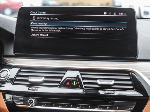 Used 2022 BMW 530e w/ Premium Package image 14