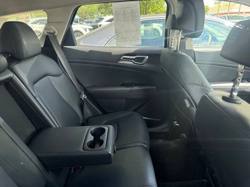 Certified 2023 Kia Sportage EX FWD image 5