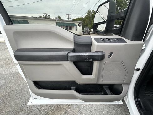 Used 2019 Ford F350 XL w/ Power Equipment Group AWD/4WD image 19